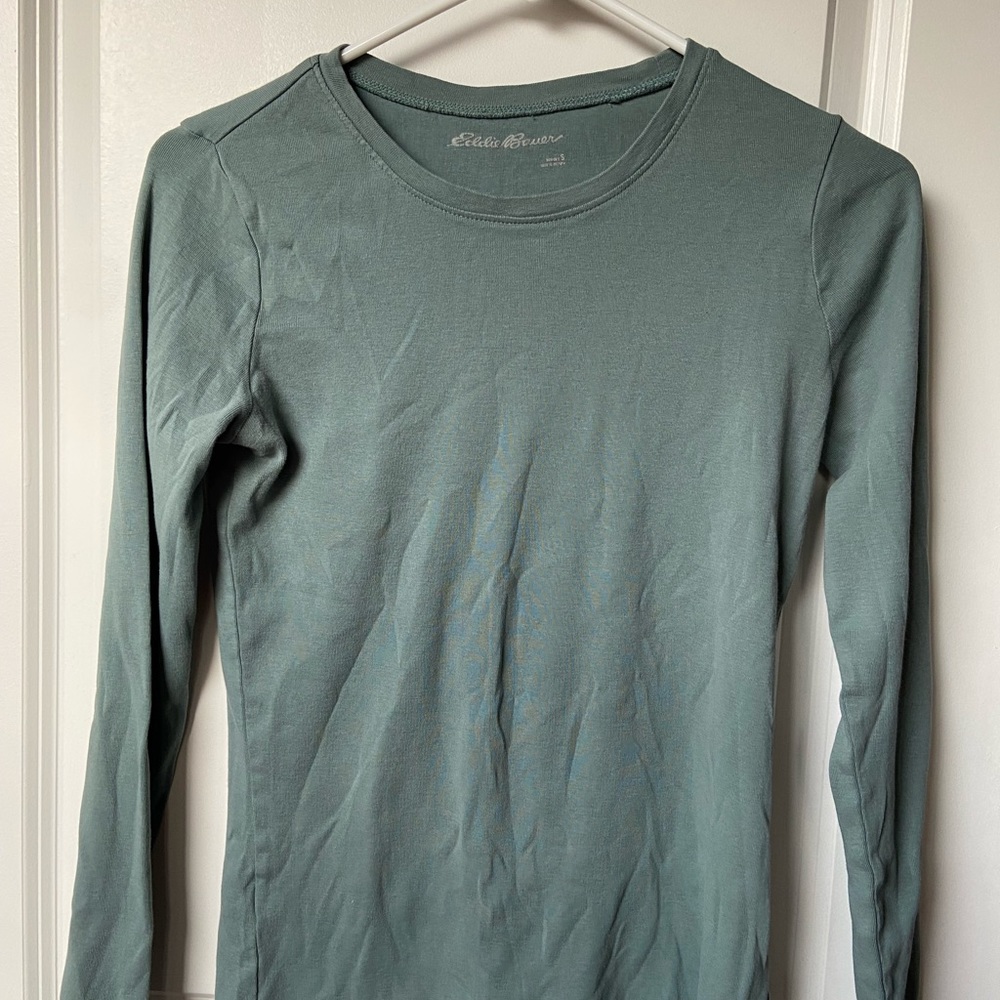 Eddie Bauer green soft washed long sleeve tee